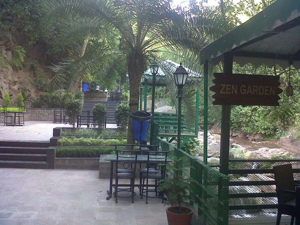 Savoy Greens Hotel Kasauli Esterno foto