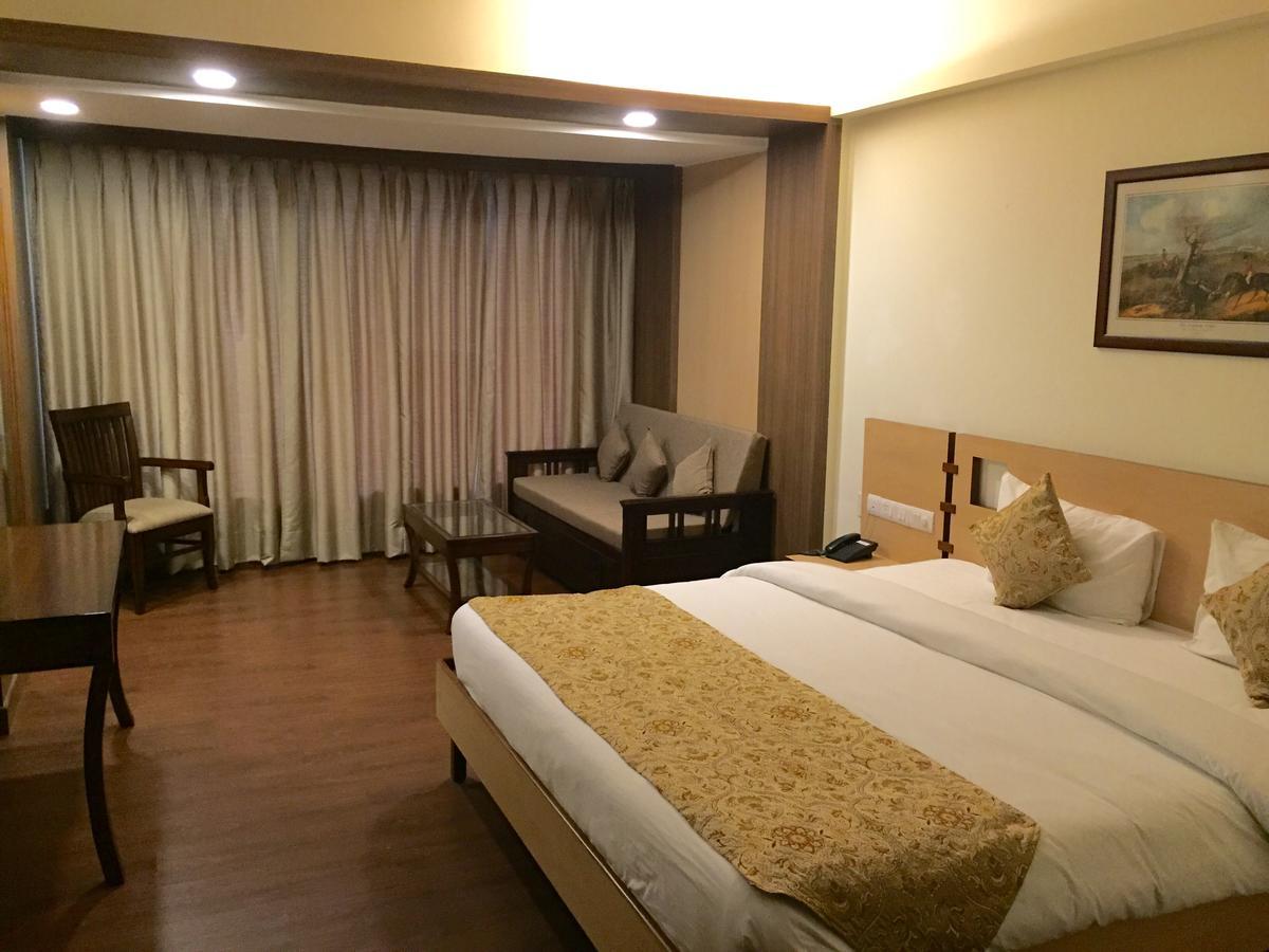 Savoy Greens Hotel Kasauli Esterno foto