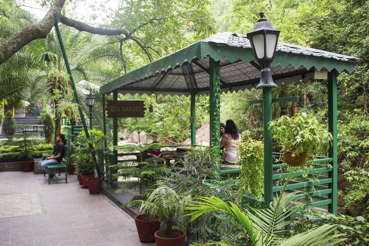 Savoy Greens Hotel Kasauli Esterno foto