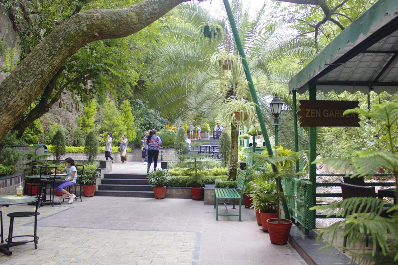 Savoy Greens Hotel Kasauli Esterno foto