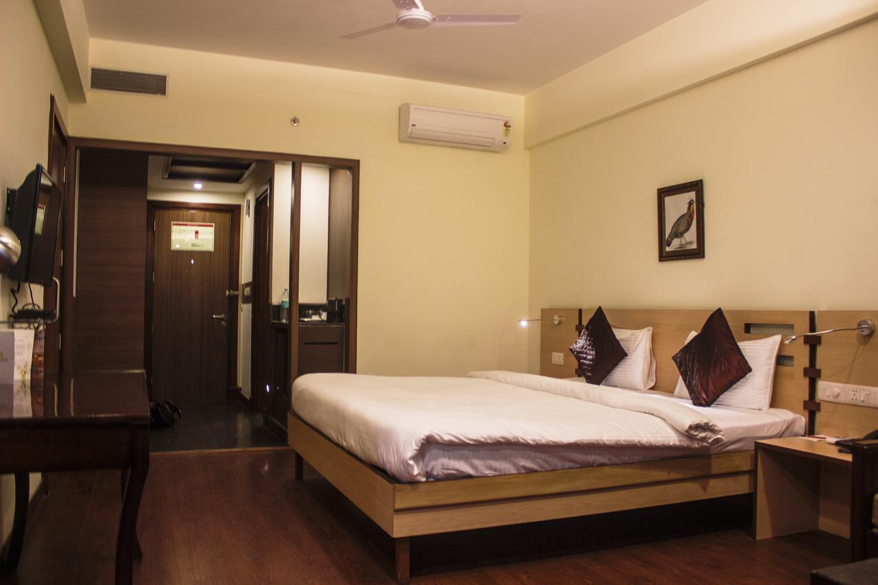 Savoy Greens Hotel Kasauli Esterno foto